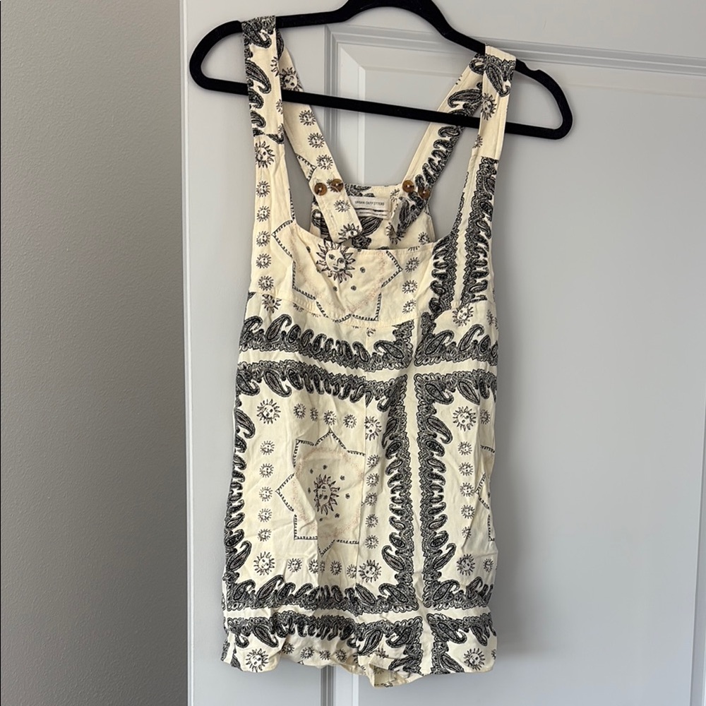 Urban Outfitters Cream and Black Patterned Romper